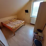 A Chatovy Camp U Np Podyji Gasthuis *