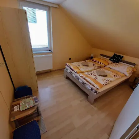 A Chatový Camp U Np Podyjí