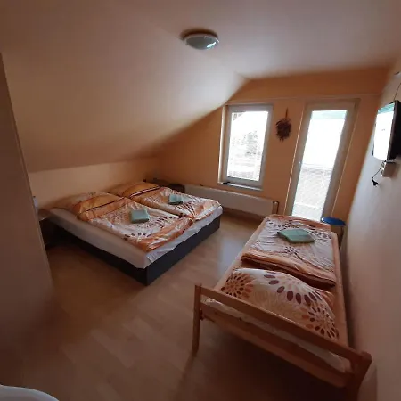A Chatový Camp U Np Podyjí Penzion *