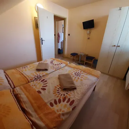 A Chatový Camp U Np Podyjí *