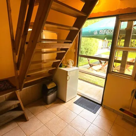 A Chatový Camp U Np Podyjí Penzion *