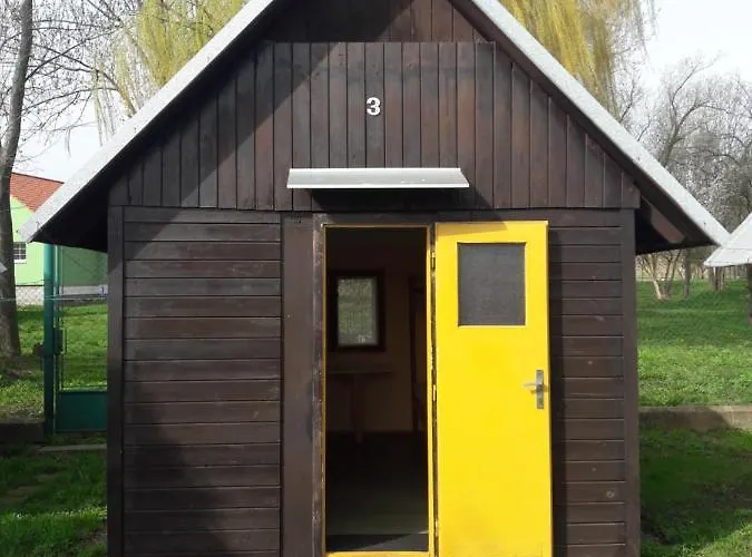 A Chatovy Camp U Np Podyji Havraníky